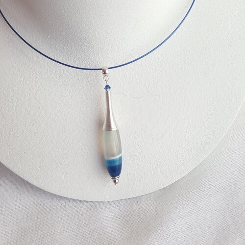 Collier pendentif avec perle naturelle d'agate bleue