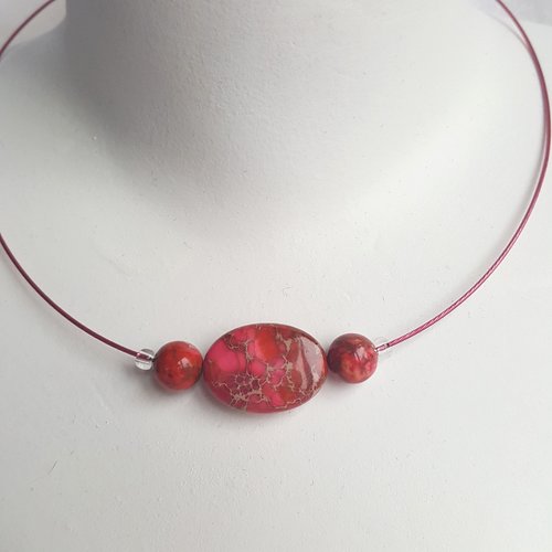 Collier ras de cou avec perles de regalite fuschia