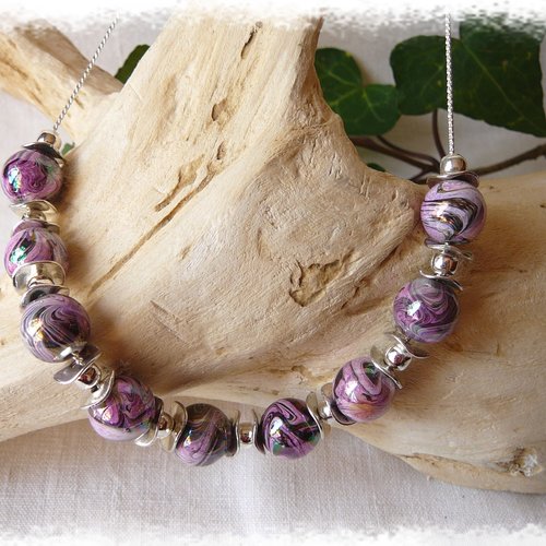 Collier avec perles mauves /violettes