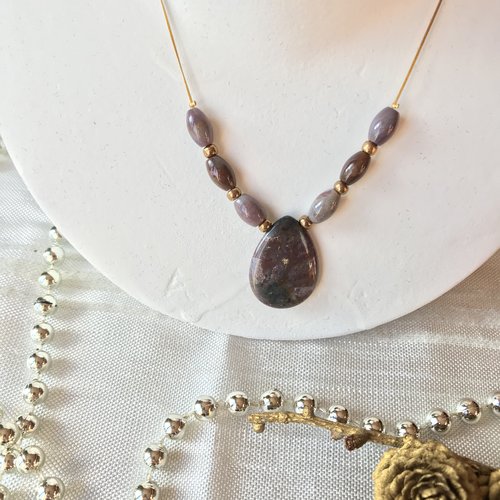 Collier ras de cou  jaspe héliotrope