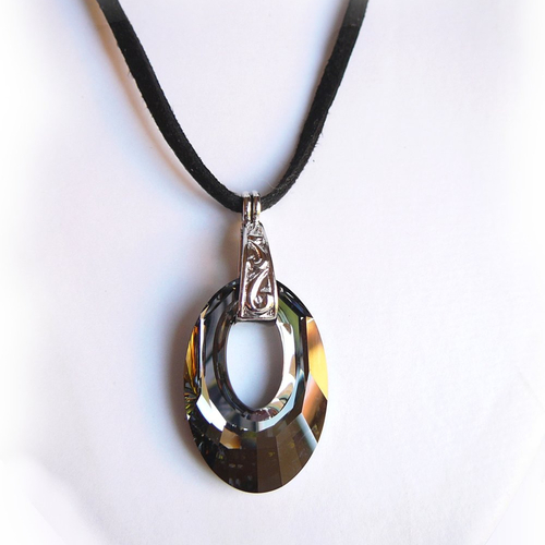Collier pendentif  helios en cristal de swarovski