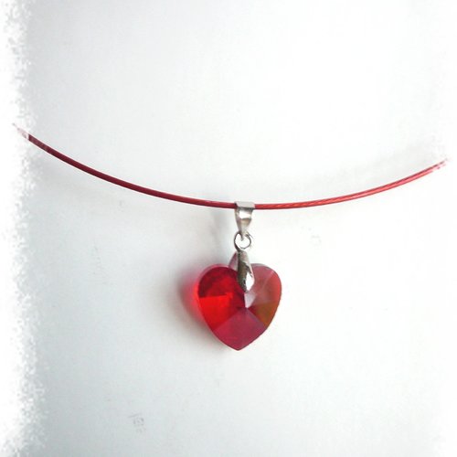 Collier pendentif coeur cristal rouge