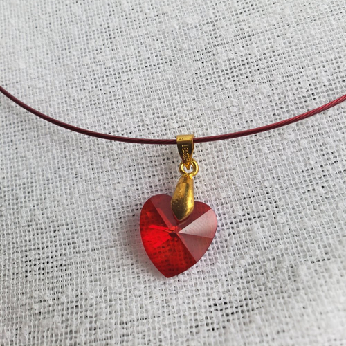Collier pendentif coeur cristal rouge