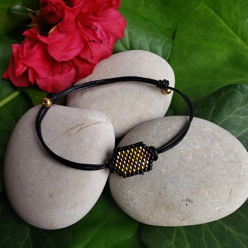 Bracelet hexagonal perles miyuki dorées  et noires