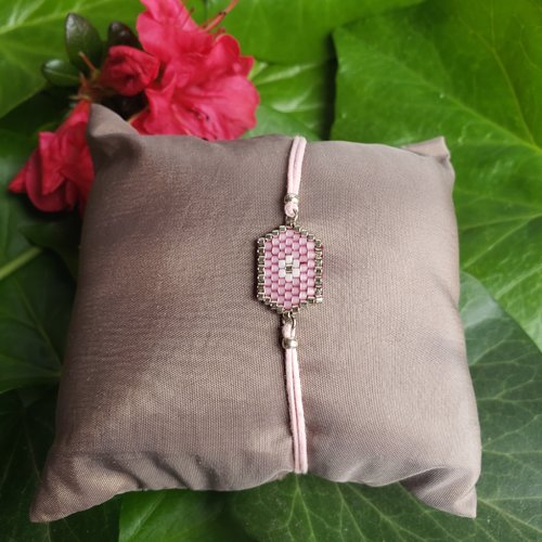 Bracelet hexagonal perles miyuki argentées et roses