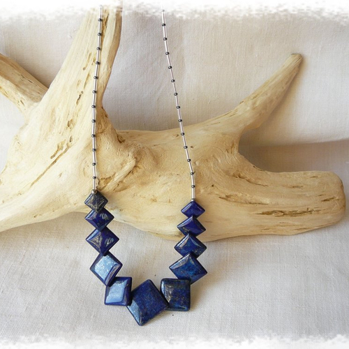 Collier ras de cou avec perles en lapis lazuli