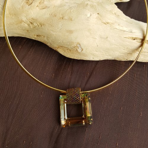 Collier pendentif carré en cristal de swarovski doré 30 x 30 mm