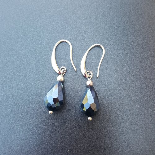 Boucles d'oreille goutte cristal foncée