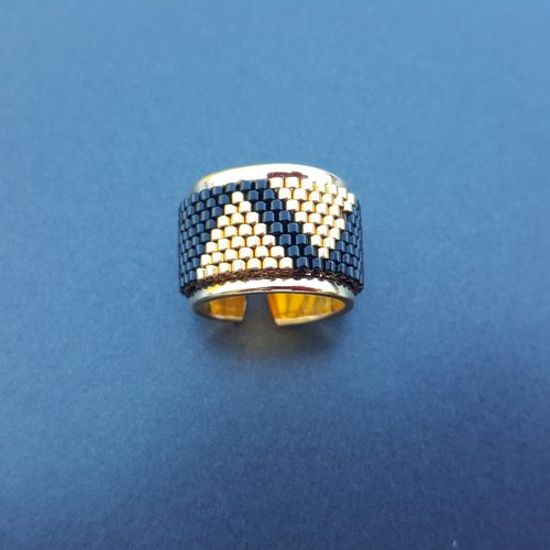 Bague  noire et dorée en perles miyuki  delicas