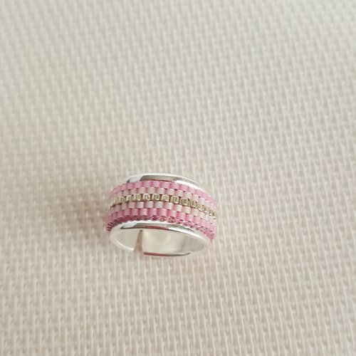 Bague  argentée et rose en perles miyuki  delicas