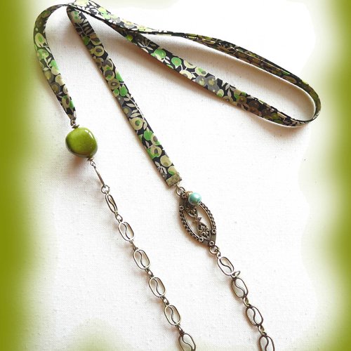 Collier / sautoir  en biais noir et vert et chaine métal couleur bronze