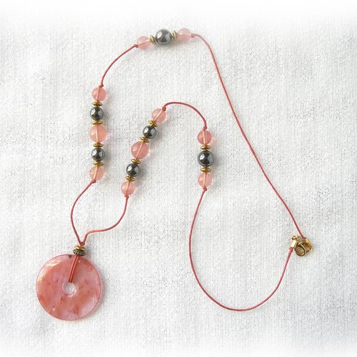 Sautoir  douceur en perle naturelle de strawberry quartz
