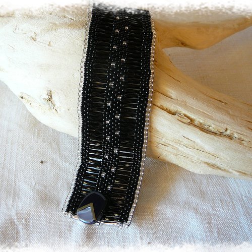 Bracelet manchette noir et argent