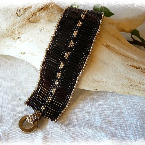 Bracelet manchette en perles de rocaille chocolat et dorées