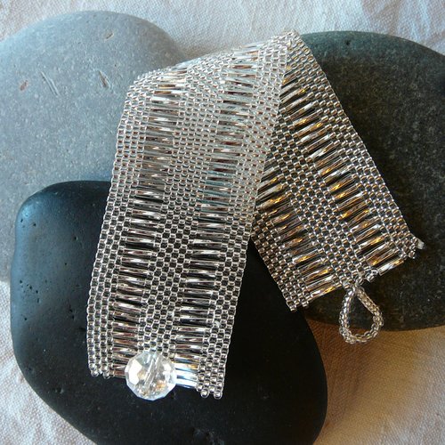 Bracelet manchette en perles de rocaille  argentées