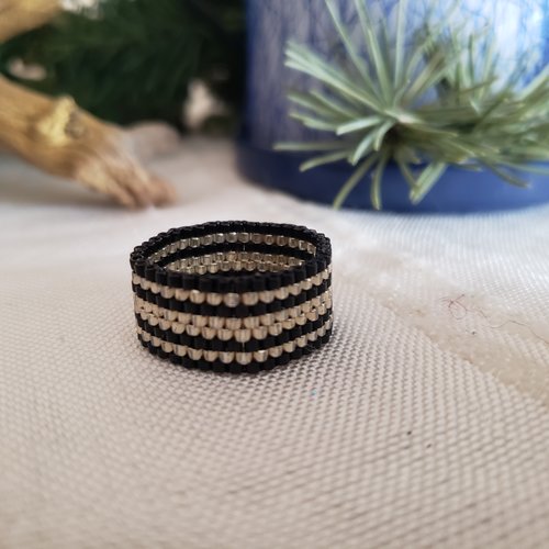Bague argent et noire en perles miyuki  delicas