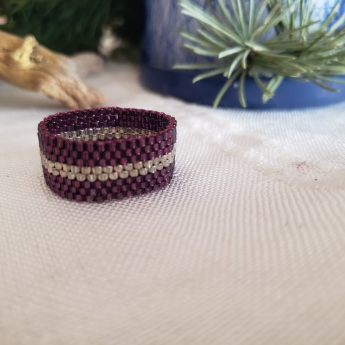 Bague violette et argent en perles miyuki  delicas