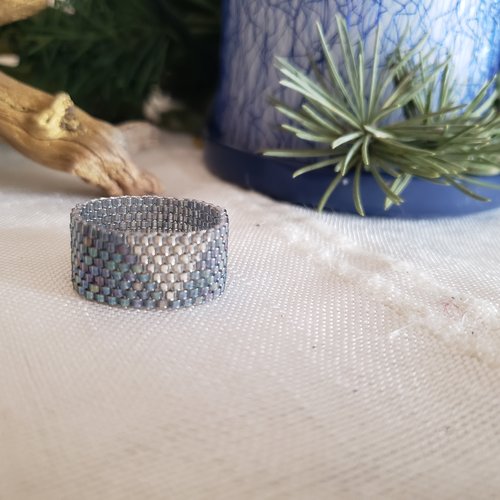 Bague gris irisé et argent  en perles miyuki  delicas