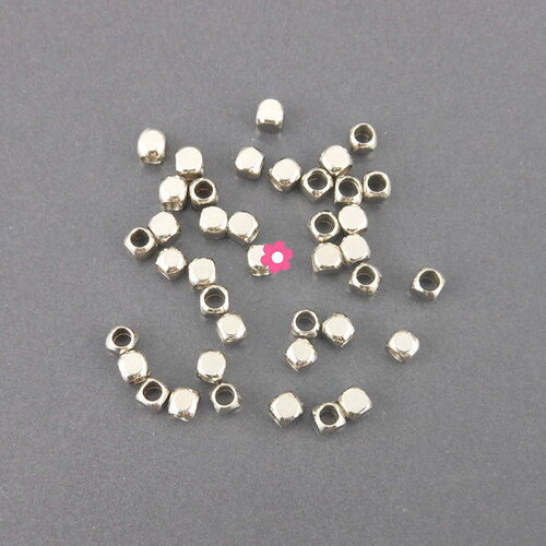 X100 perles en métal cube argenté   2.5x2.5mm (66c)