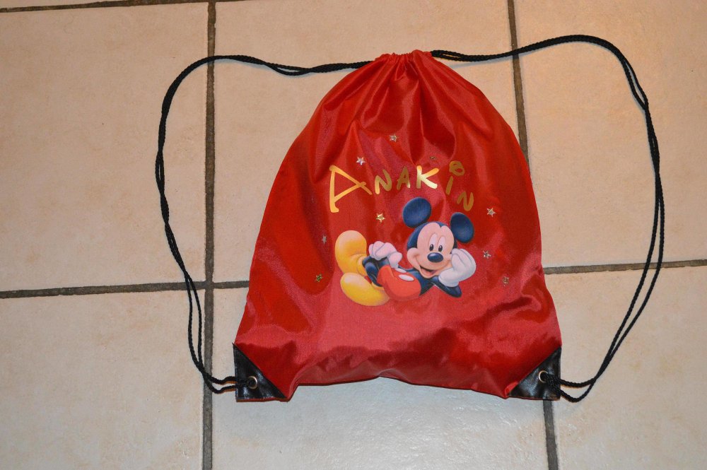 Sac à dos \u0026quot; piscine \u0026quot; personnalisable décor mickey ou minnie - Un  grand marché