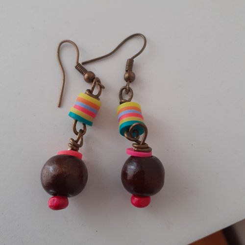 Boucles d'oreille  perle en bois et perles caoutchouc colorées