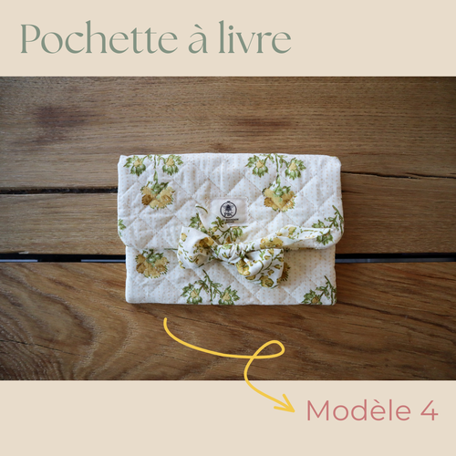 Pochette livre en tissu - protège carnet fait main - trousse artisanale matelassée avec noeud