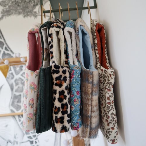 Gilet de berger réversible enfant fait main - veste sans manches personnalisée - gilet bébé - pièce unique