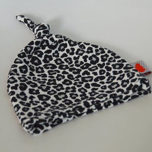 Bonnet de naissance "léopard noir et blanc"