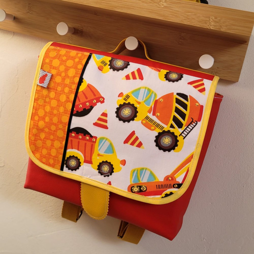 Cartable maternelle camions rouge