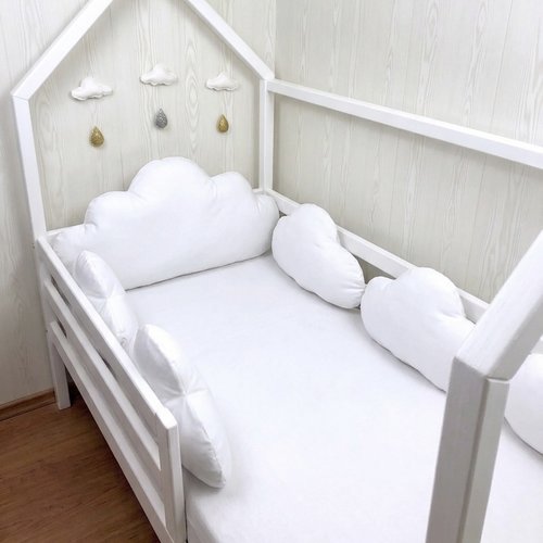 Tour de lit bébé ou enfant, coussins nuages, couleur au choix