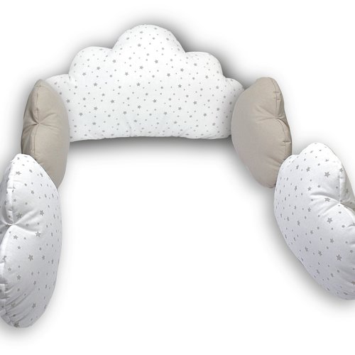 Coussins nuages pour tour de lit ou autre usage, beige et étoile