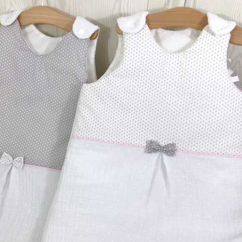 Lot de 2 gigoteuses. tissu coton et double gaze blanc plumetis