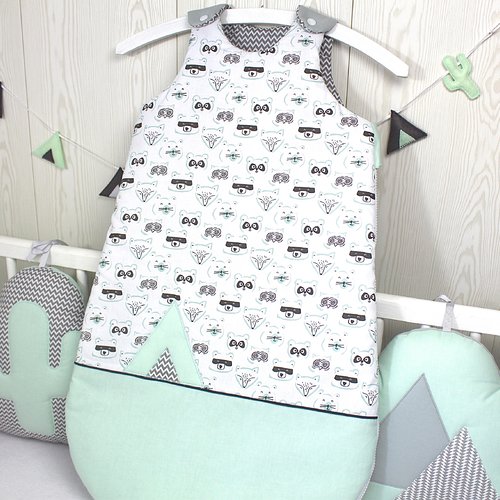 Gigoteuse motif animaux nature et tipi, grise et vert d'eau