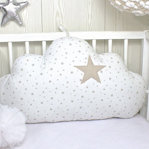 Coussin nuage pour tête de lit, blanc à étoiles beiges