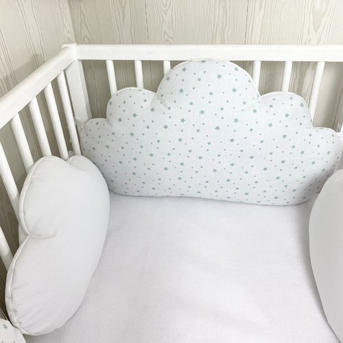 5 coussins nuages, blanc, étoiles vert d'eau, pour tour de lit bébé, chaise ou fauteuil
