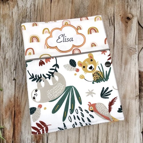 Protège carnet de santé toucan et jungle, fond blanc