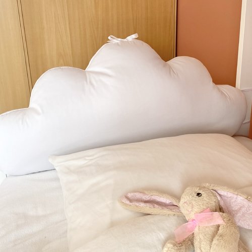 Coussin nuage blanc pour tête de lit bébé ou lit cabane enfant