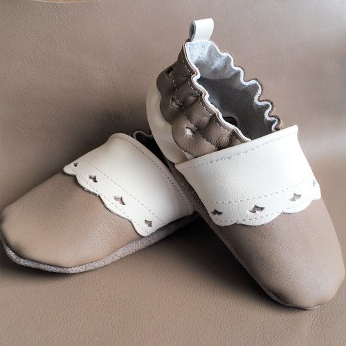 Chaussons Bebe Cuir Souple Taupe Et Beige Taille 21 Un Grand Marche Chaussons Bebe Cuir Souple Taupe Et Beige Taille 21 Un Grand Marche