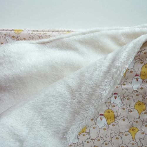 Couverture Douillette Motifs Petites Poules Toute Douce Pour Bebe Un Grand Marche