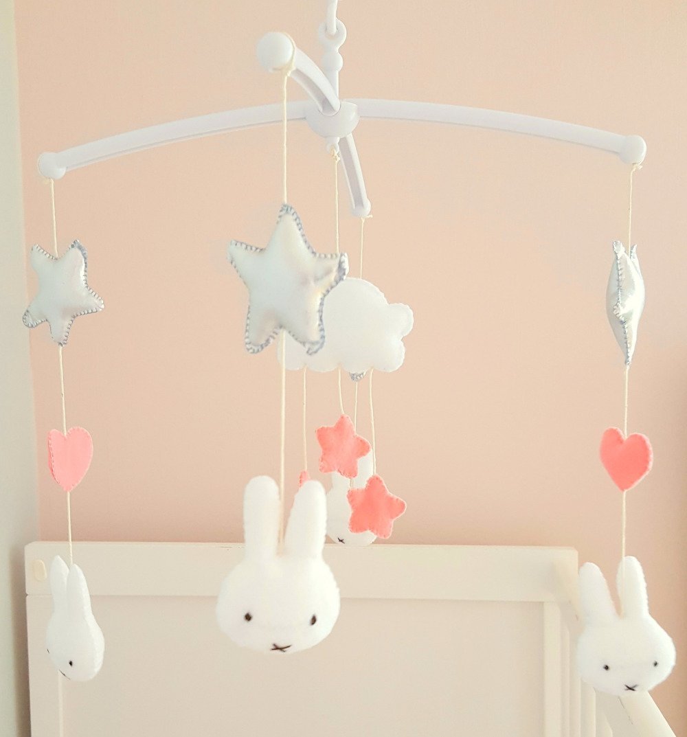 Mobile Bebe Lapin Etoiles Et Coeurs Un Grand Marche