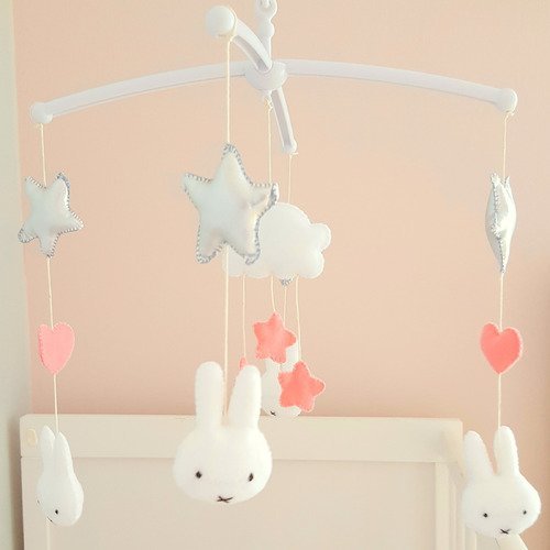 Mobile Bebe Lapin Etoiles Et Coeurs Un Grand Marche