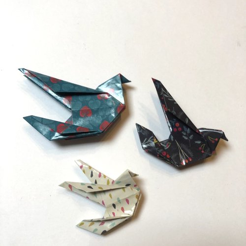 Broches oiseaux en vol en origami
