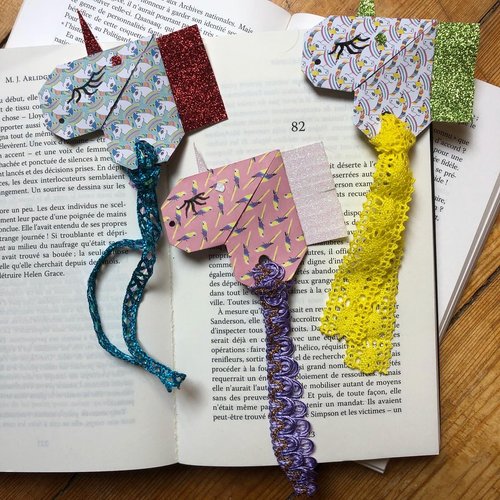 Marque page licorne en origami