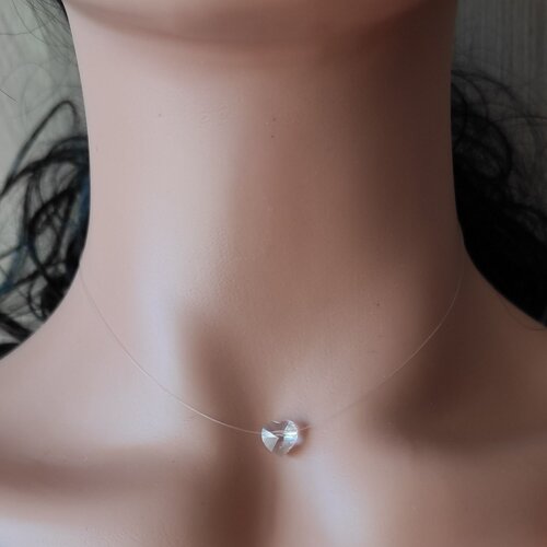 Bijou collier ras de cou  femme coeur cristal swarovski transparent fil nylon invisible longueur personnalisée