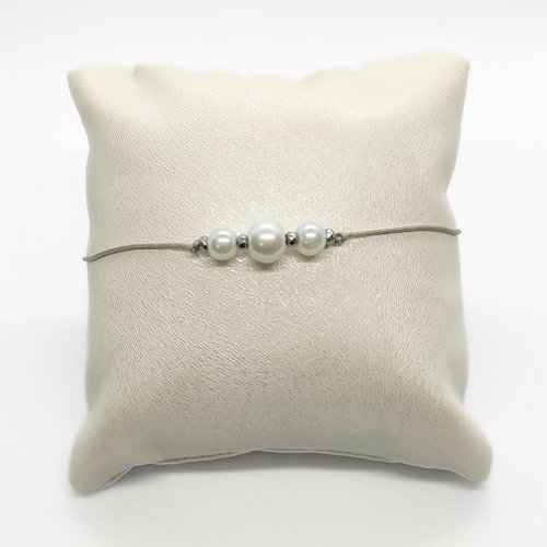 Bracelet cordon réglable 3 perles de verre blanc nacré et hématite