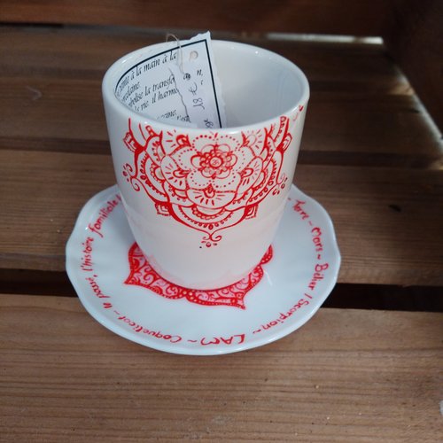 Ensemble tasse mandala rouge et sous-tasse chakra racine
