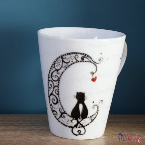 Tasse en porcelaine décor chat lune