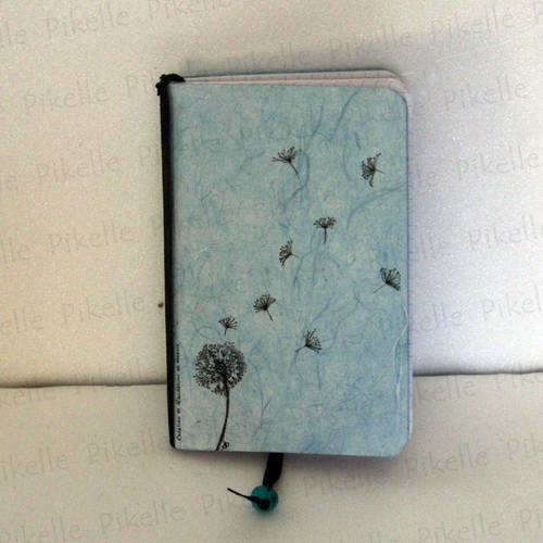 Carnet de note bleu, petit carreau illustration originale féérique aigrette de pissenlit
