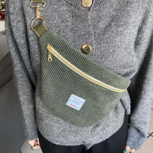 Sac banane en velours côtelé