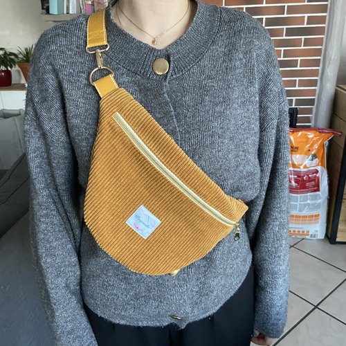 Sac banane en velours côtelé